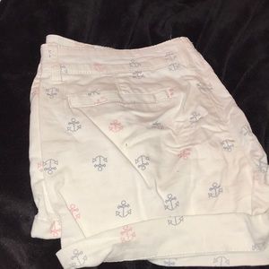 White shorts with design